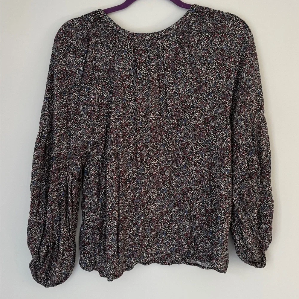 Universal Thread Button Up V Neck Blue and Purple Patterned Blouse Size Small